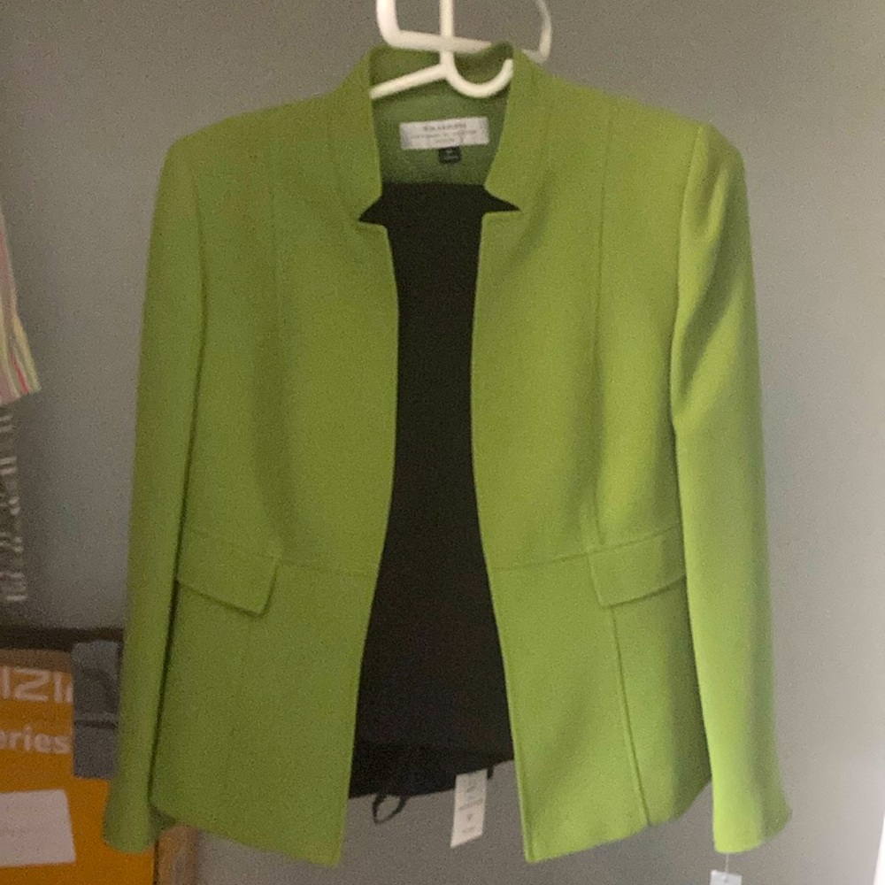 2 piece Tahari pants suit. Pistachio green jacket and dark brown pants.